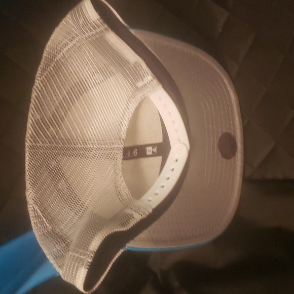 Snapback hat - Picture 3 of 3